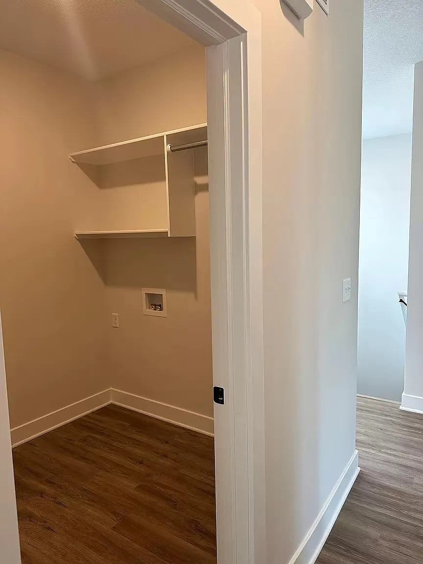 1120 North Broadview Lane - 1 — Photo 3