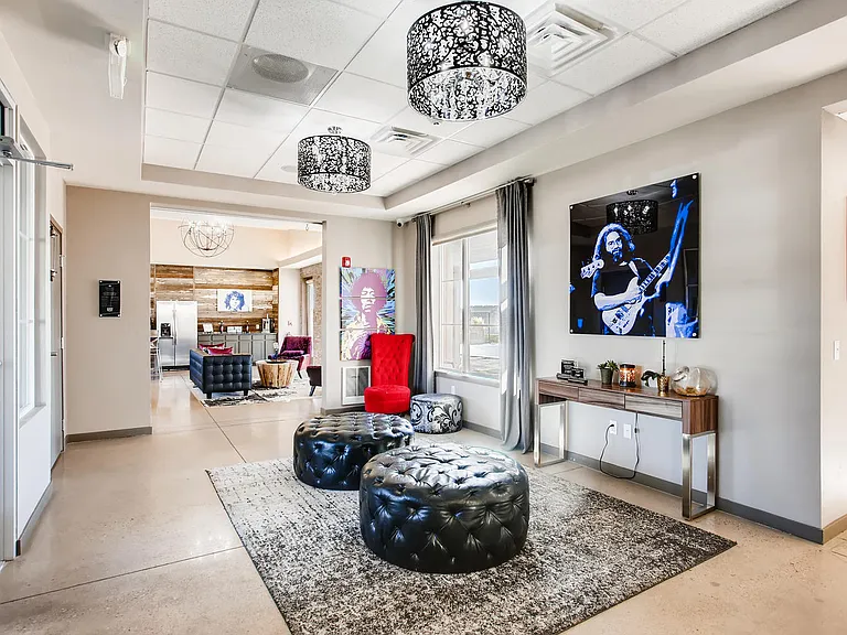 Legend Flats | Evans, CO Apartments