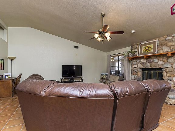 4th image of 102 Lytton Cir