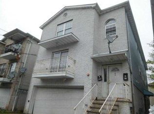 564-566 S 10th St, Newark, NJ 07103