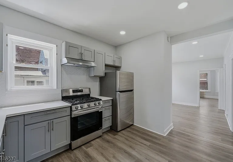 489 E 22nd St #1 — Photo 5