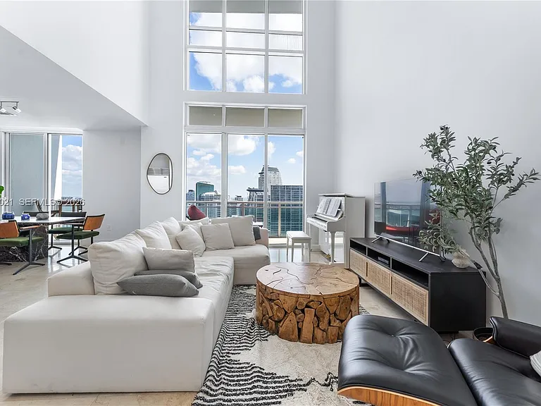 950 Brickell Bay Dr #5506 — Photo 2