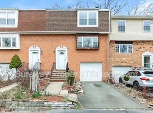 37 Featherbed Ct, Lawrence Township, NJ 08648