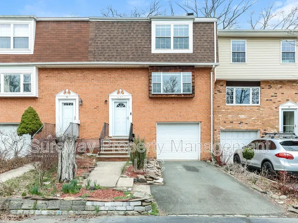 37 Featherbed Ct, Lawrence Township, NJ 08648