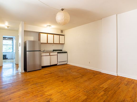 3rd image of 484 Clinton Ave #2A