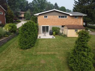 109 Hoover Dr, Mcmurray, PA