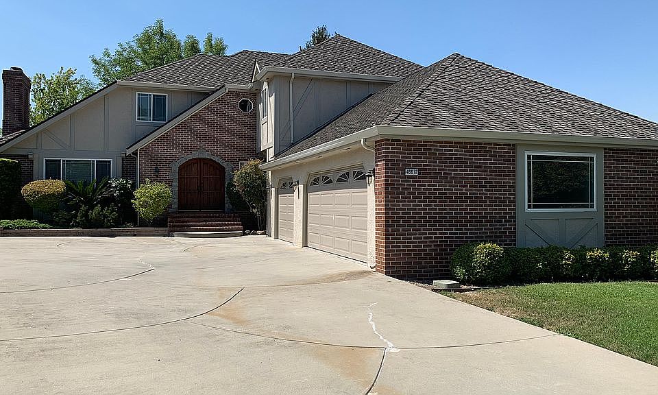 1st image of 46612 Windmill Dr