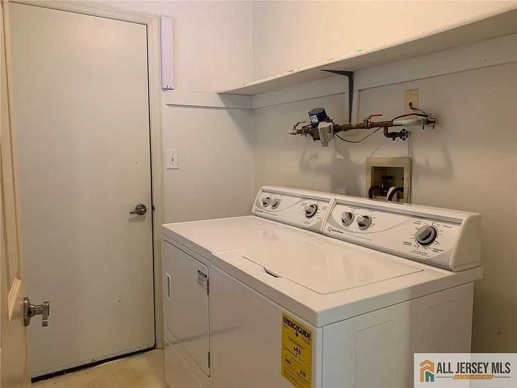 2 bed, 2.5 bath, 1318 sqft, $2,580 — Photo 4