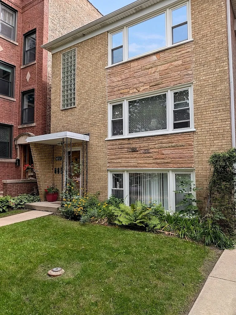 3 bed, 1.5 bath, $2,500 — Photo 1