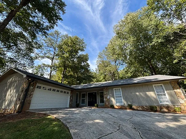 3 bed, 2.0 bath, 1937 sqft, $2,550 — Photo 4