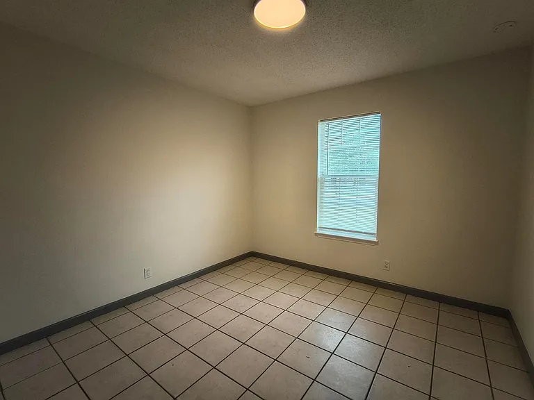 2630 Waco St — Photo 4