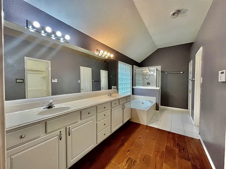 1146 Jasons Bend Dr — Photo 13