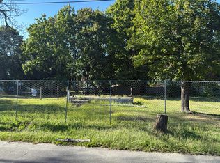 11 Washington Ave, Wheatley Heights, NY 11798