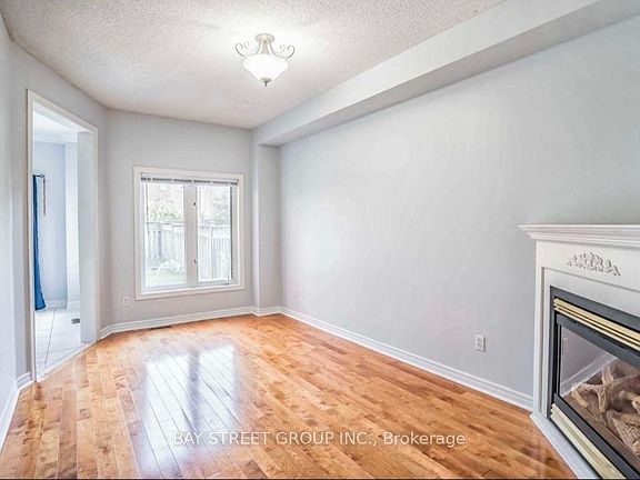 4th image of 43 Avenida St