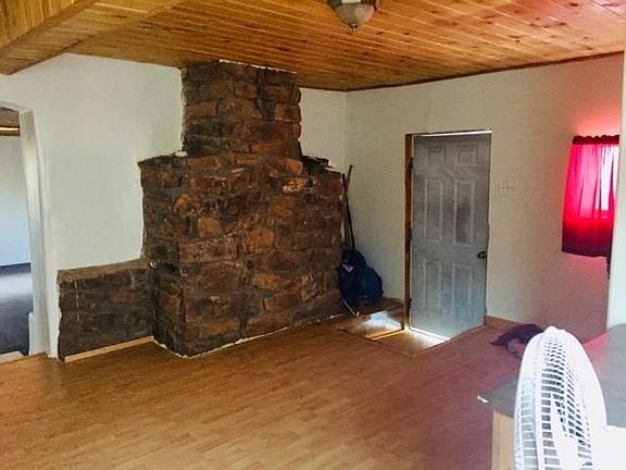 4th image of 631 Chavez St