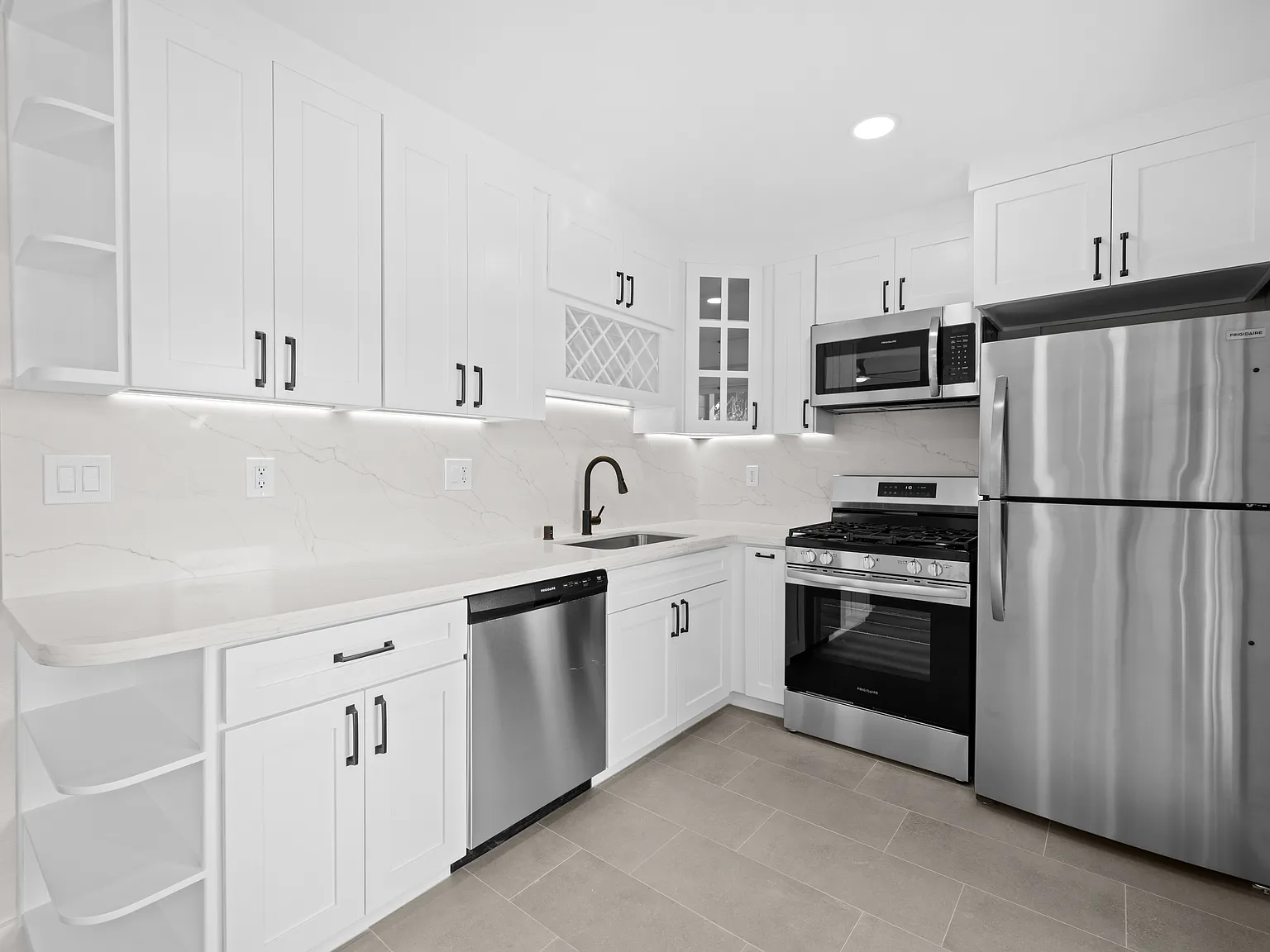 3 bed, 1250 sqft, $4,500 — Photo 2
