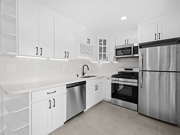 2nd image of 1439 18th St APT 1