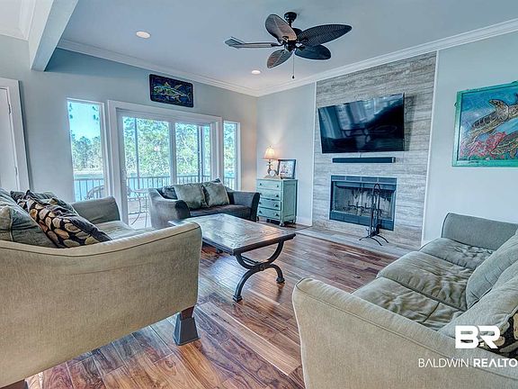4th image of 804 W Canal Dr