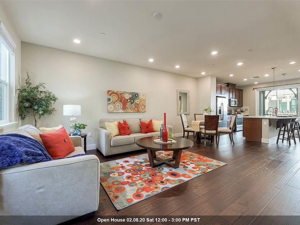 2nd image of 4055 Clare St