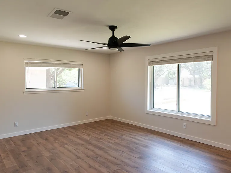 2504 Sinclair Ave — Photo 16