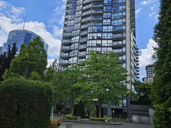 10899 University Dr #1105, Surrey, BC V3T 5V2