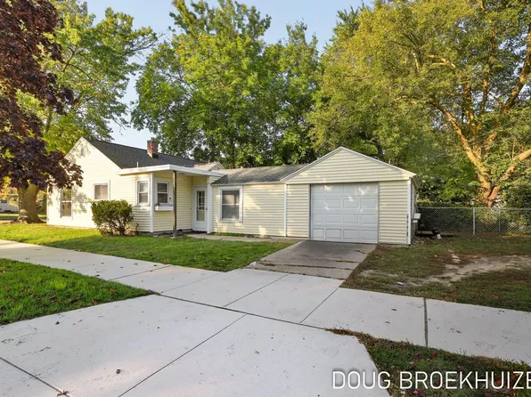 287 W 15th St, Holland, MI 49423