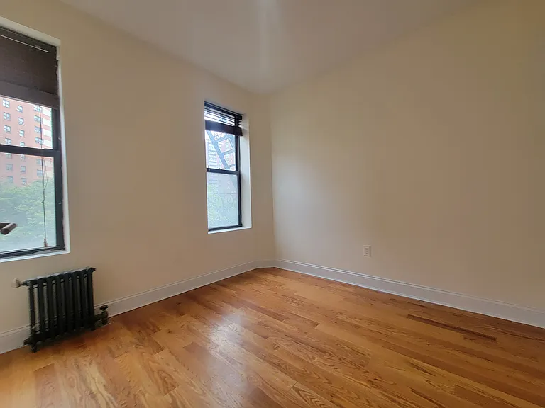 3147 Broadway #18 — Photo 12