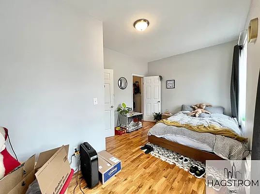 Rented by Hagstrom Management Inc | media 35