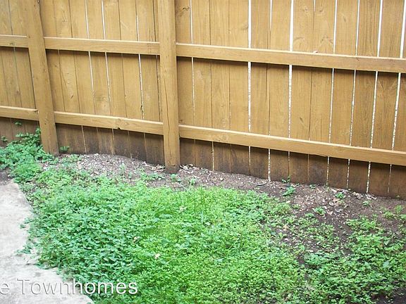 3rd image of 152 Bentwood Dr APT 2