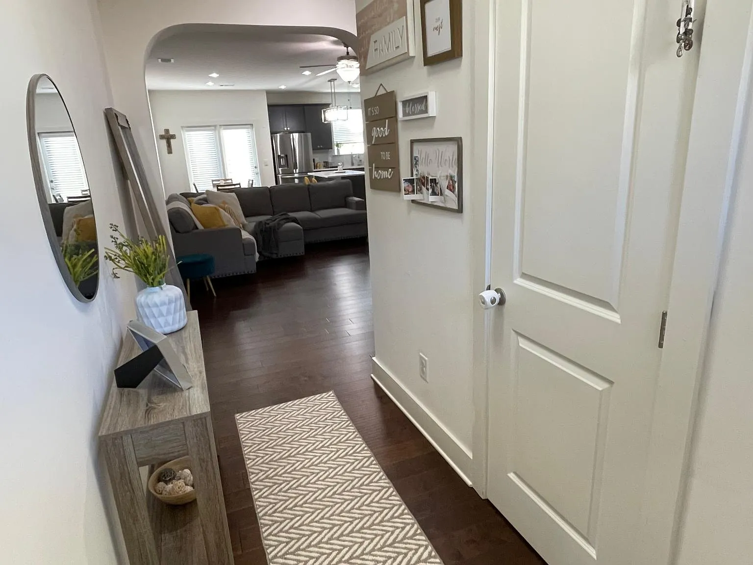 3 bed, 2.5 bath, $2,000 — Photo 2