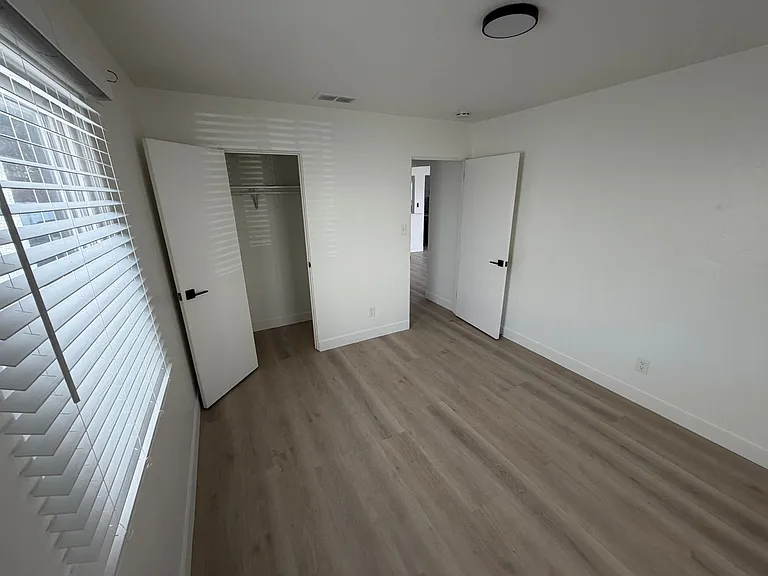 2519 Columbia Street — Photo 37