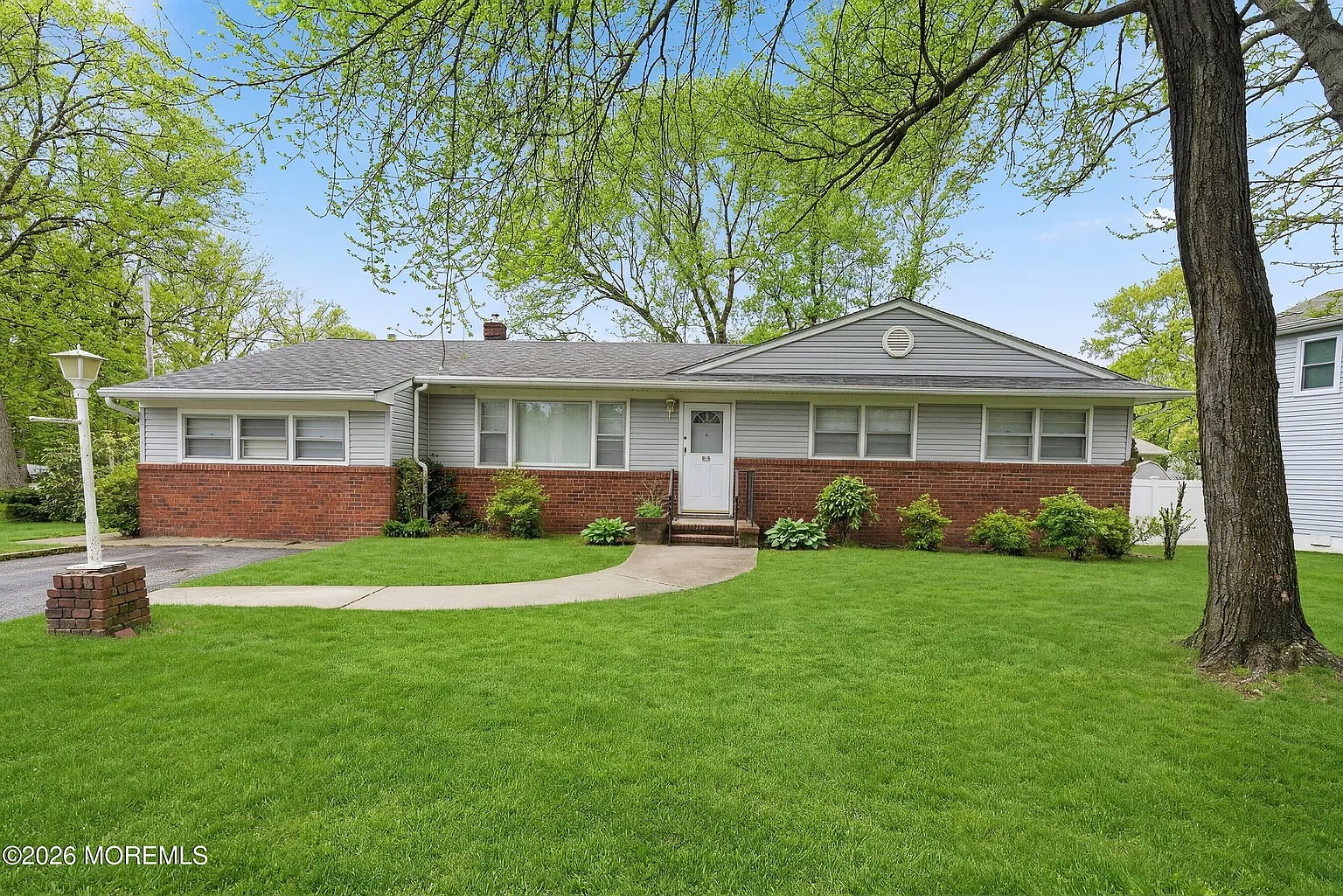 813 Roseld Avenue photo 1