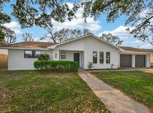 2304 Belvedere Dr, Baytown, TX 77520