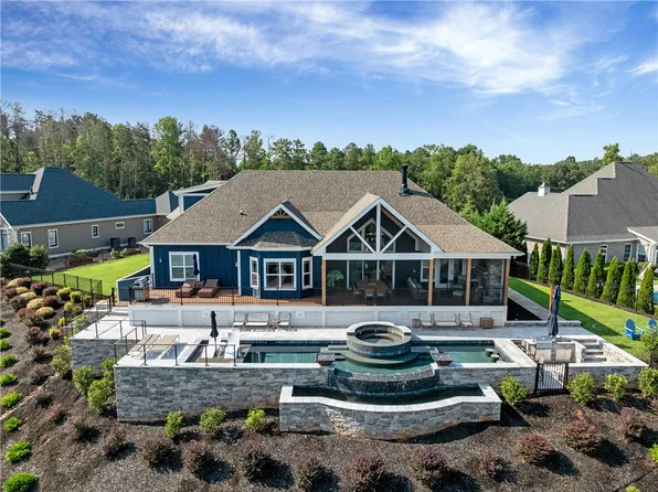 806 Mountain Way, Seneca, SC 29672