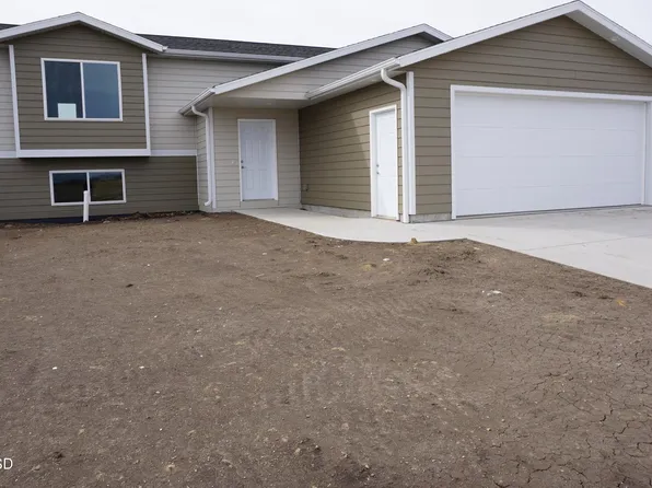 115 26th St NW, Watertown, SD 57201