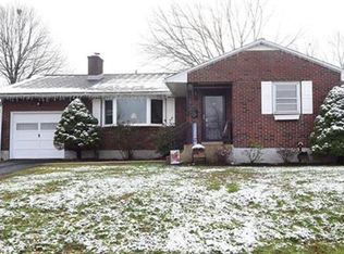 350 Magnolia Rd, Hellertown, PA 18055