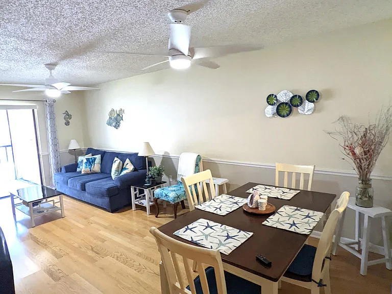 100 Grand Blvd — Photo 10