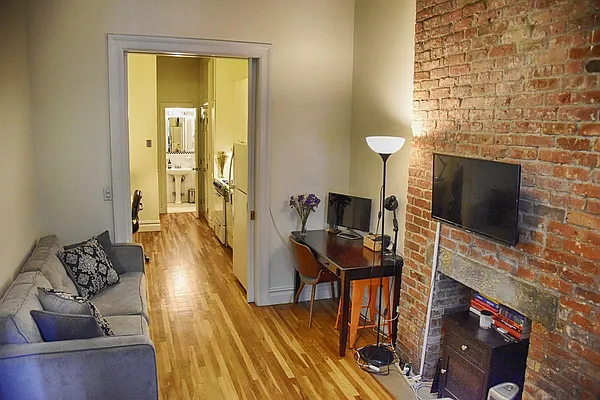 Rented by Compass | media 25