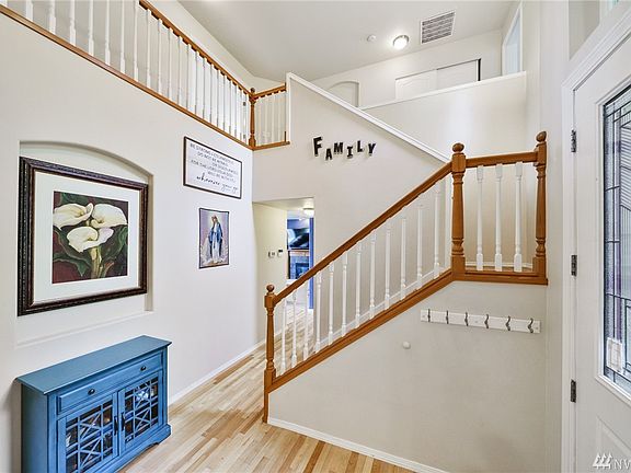 3rd image of 410 22nd Avenue Ct SW