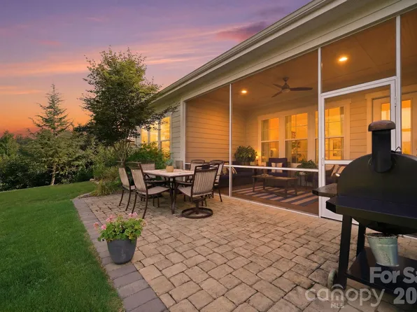 1012 Overlake Dr, Belmont, NC 28012