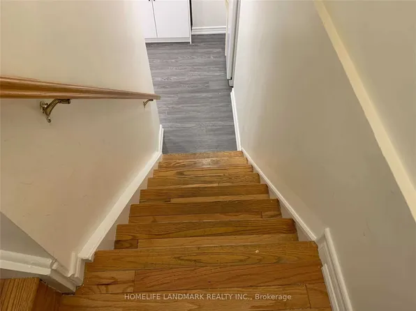 8 Big Red Ave, Toronto, ON M1V 1N7