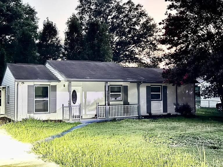 410 Lynn Rd — Photo 11