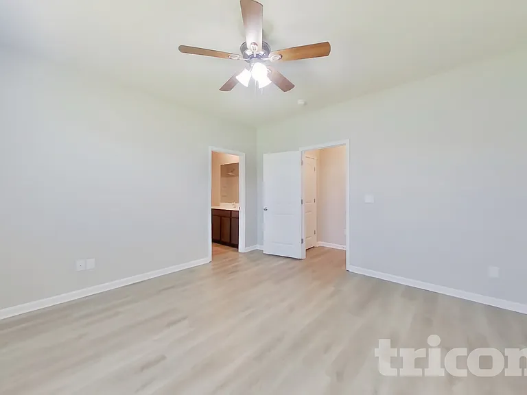 2818 Buzz St — Photo 9