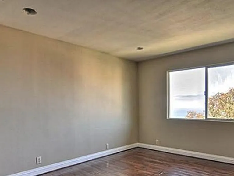 621 Loretta Dr — Photo 13