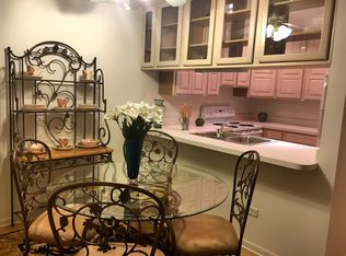 2538 Forest Dr APT 206, Woodridge, IL 60517