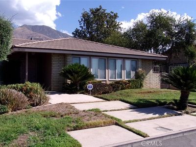 28360 Coachman Ln, Highland, CA, 92346