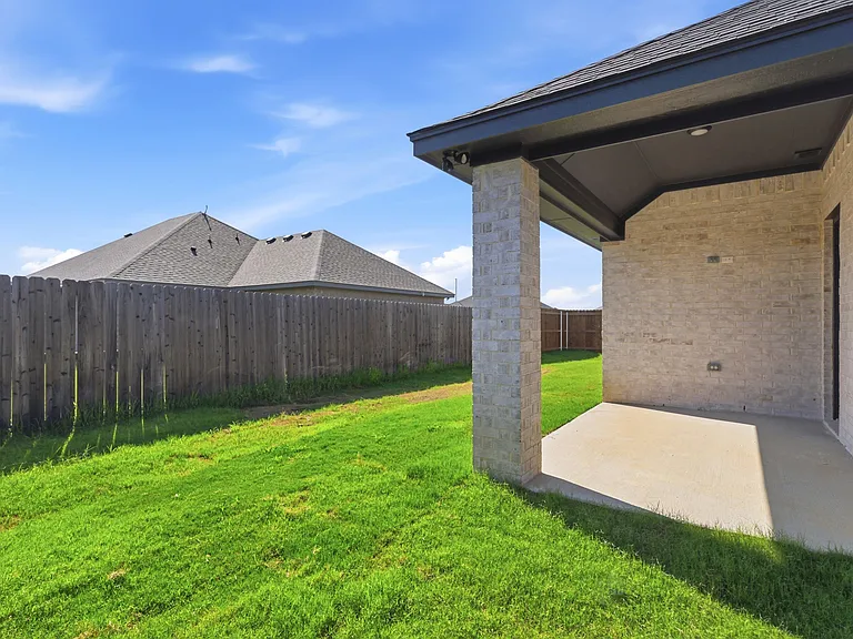 608 Violet Dr — Photo 23