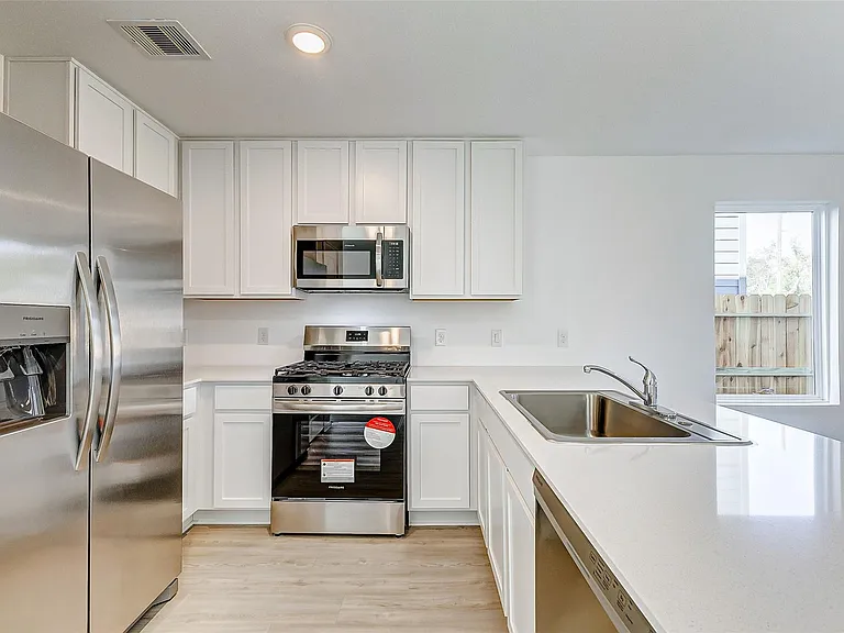 21438 Carosella Dr — Photo 10