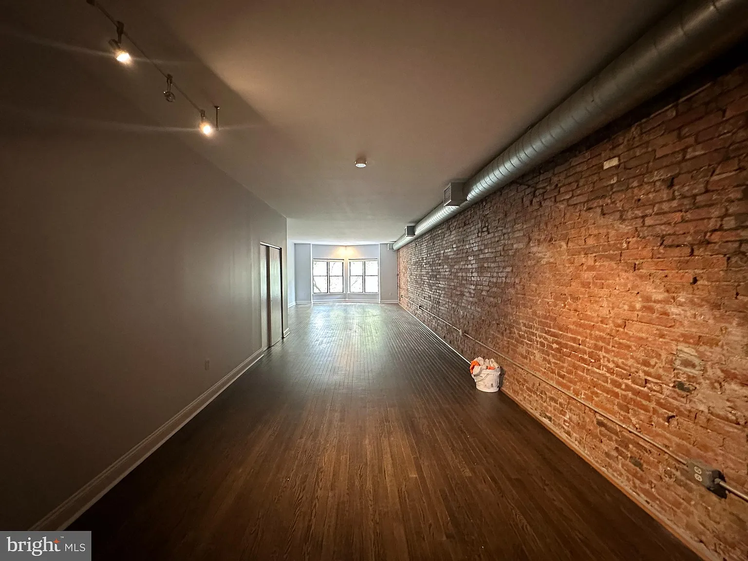 1 bed, 7200 sqft, $2,100 — Photo 3
