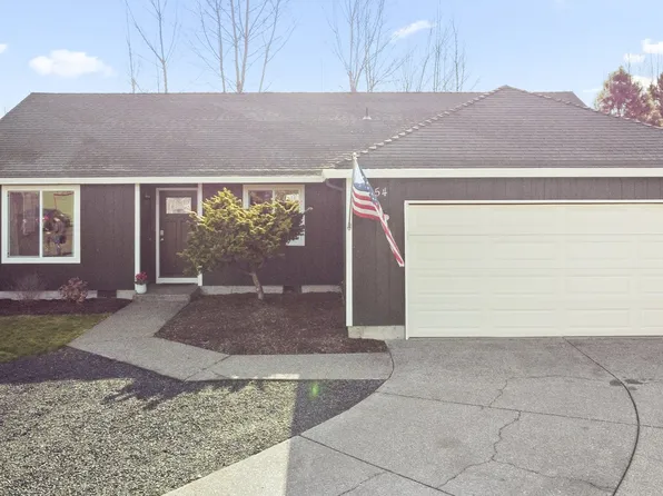 1054 Pana St, Woodburn, OR 97071
